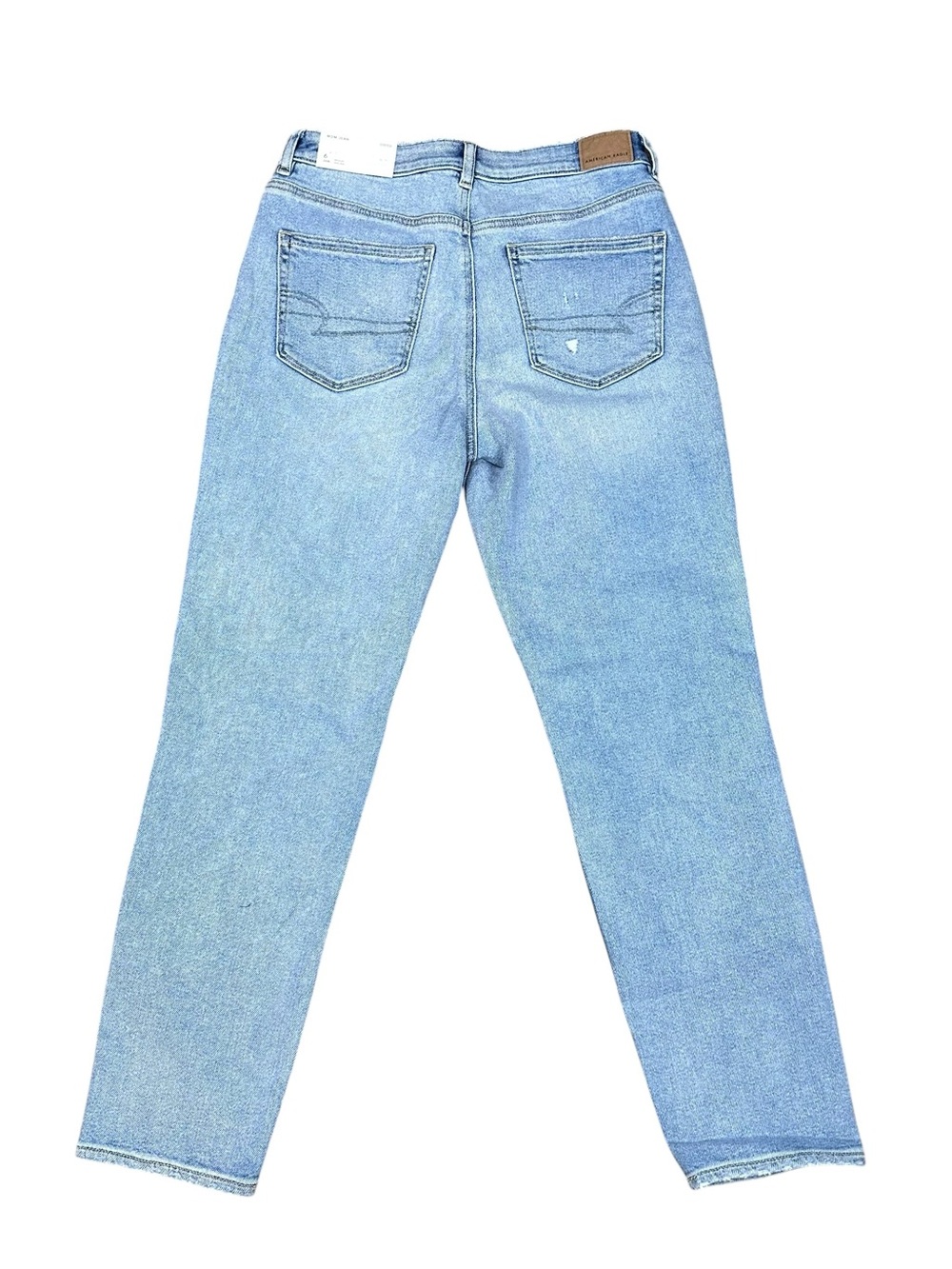 American Eagle Mom Jeans High Rise Light Blue Distressed Women's  6 NWT - Picture 2 of 7